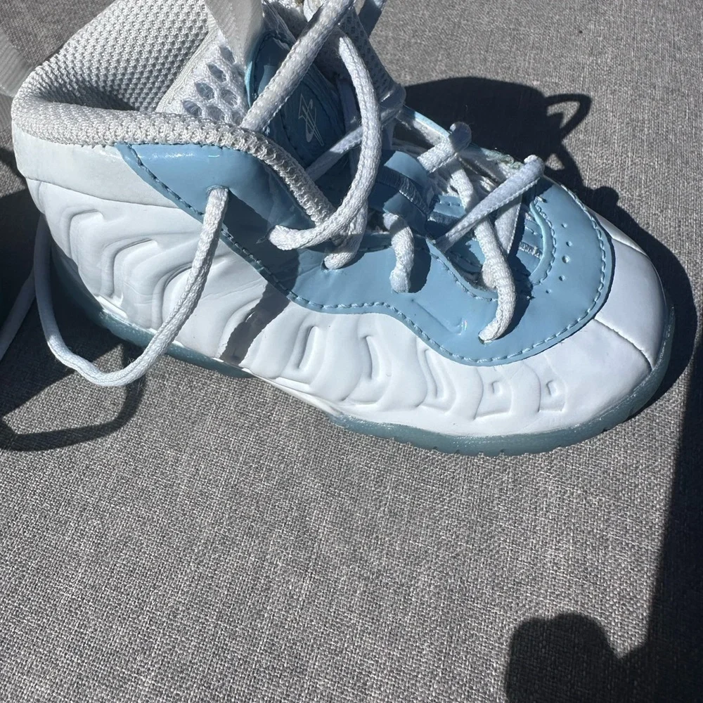 Nike Little FoamPosite One Aura Blue White EUC. Size 6c
